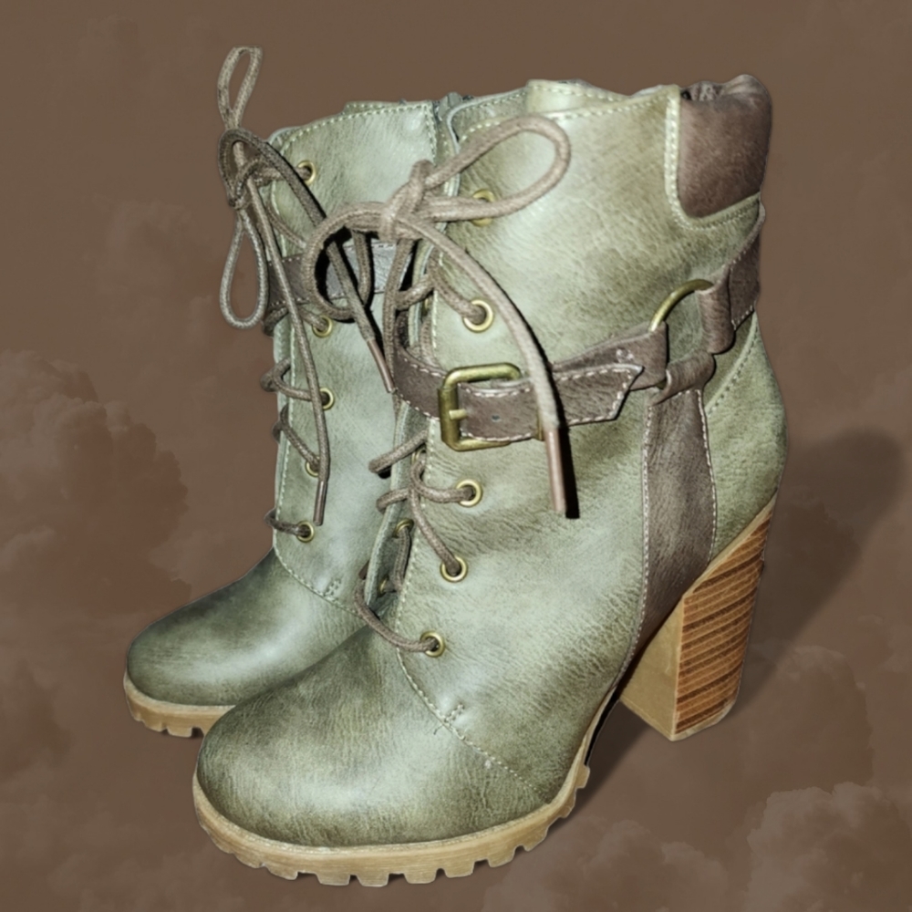 Shoe Dazzle Boots